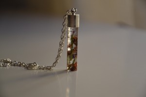 Collana con pendente in resina 'Floral cylinder'